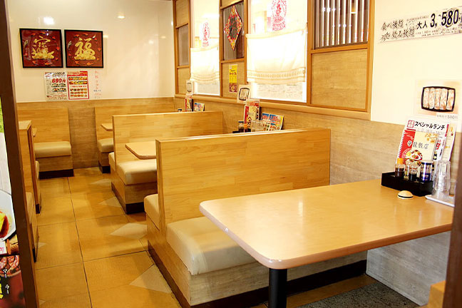 中華料理　華龍飯店MEGAドン・キホーテUNY　伊勢崎東店　店内