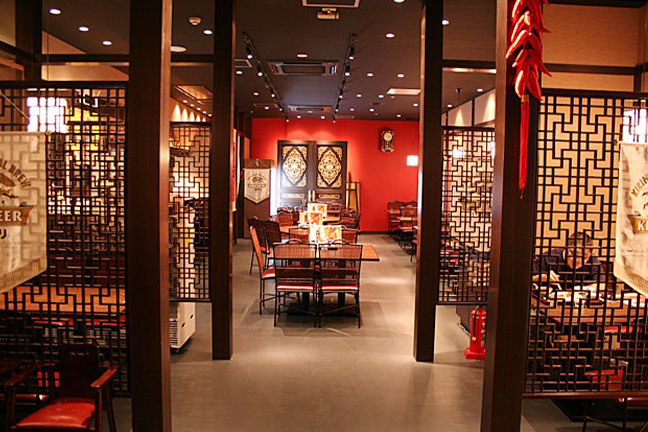 中華料理専門店　上海華龍　店内